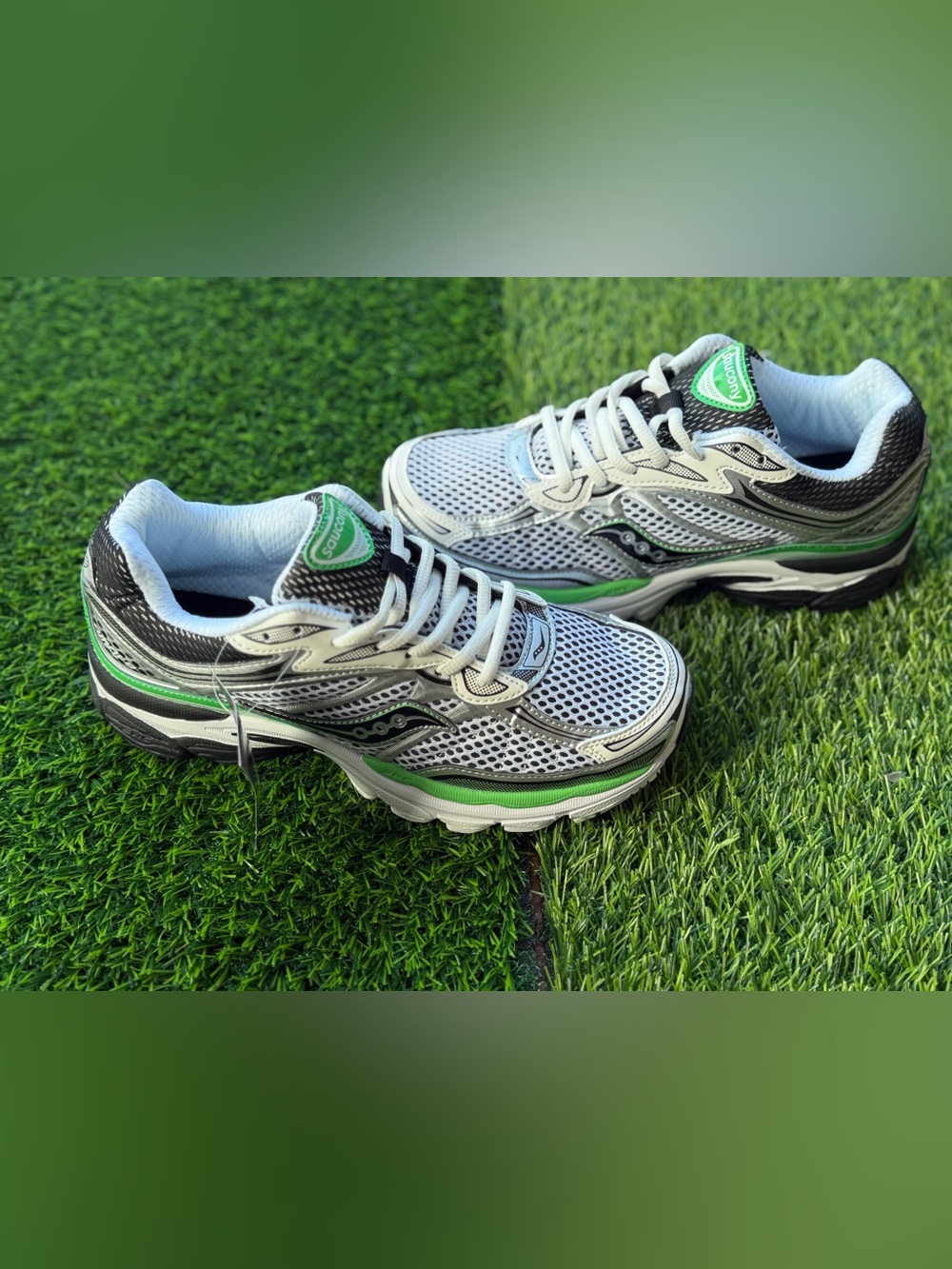 Size 8.5 Men’s And 10 Women’s -Saucony ProGrid Omni 9 Green